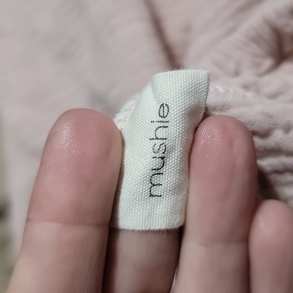 Mushie blush fitted crib sheet - Picture 2 of 2